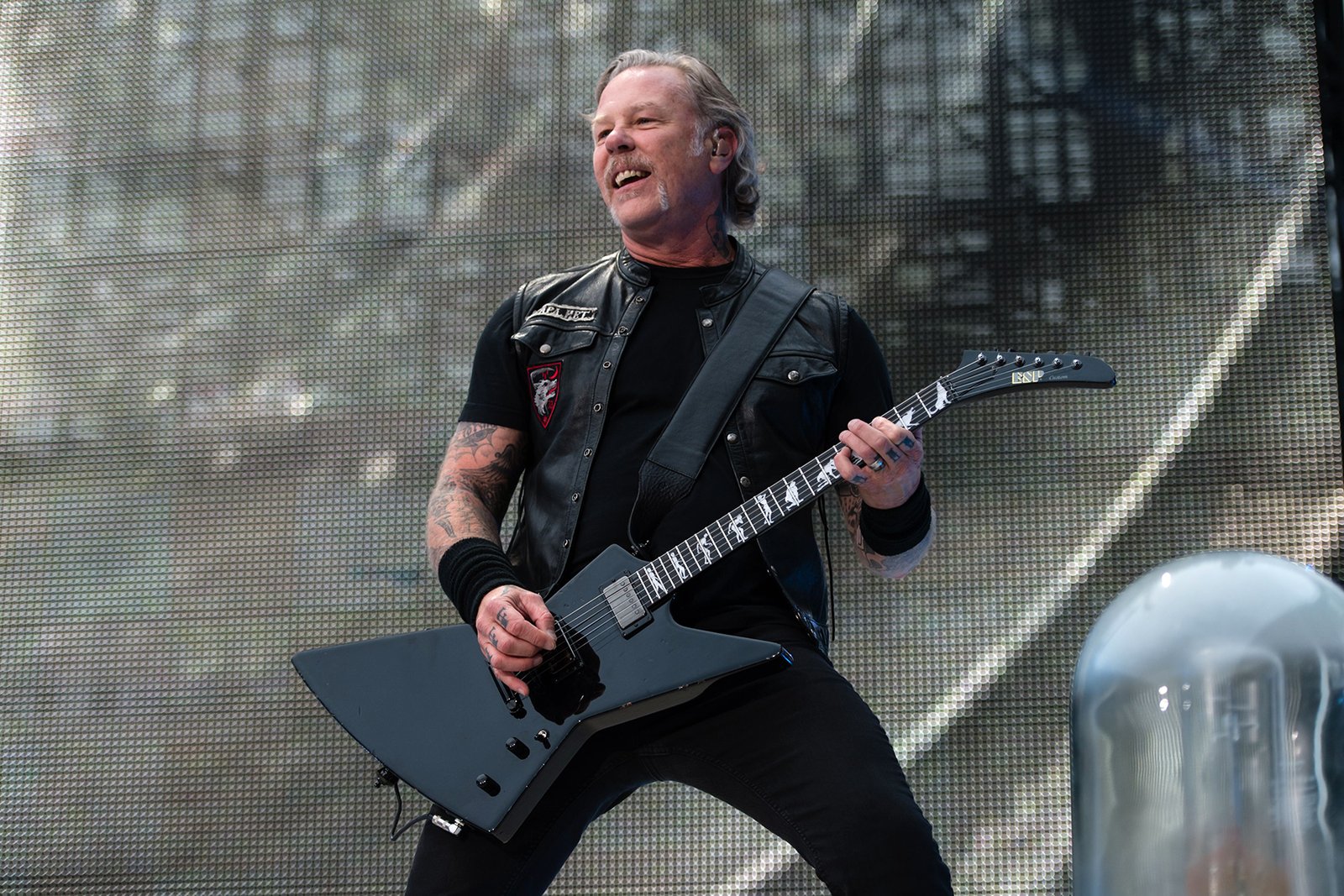 james hetfield canceled shows Da un recorrido por la colección de autos de James Hetfield de Metallica Summa Inferno | Metal + Rock & Alternative Music