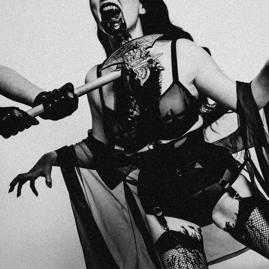 CREEPER anuncia SANGUIVORE II: Mistress of Death, un regreso teatral al corazón del metal de los 80 9 deb1d3bc 0210 47e3 9f0a 03a901093fac