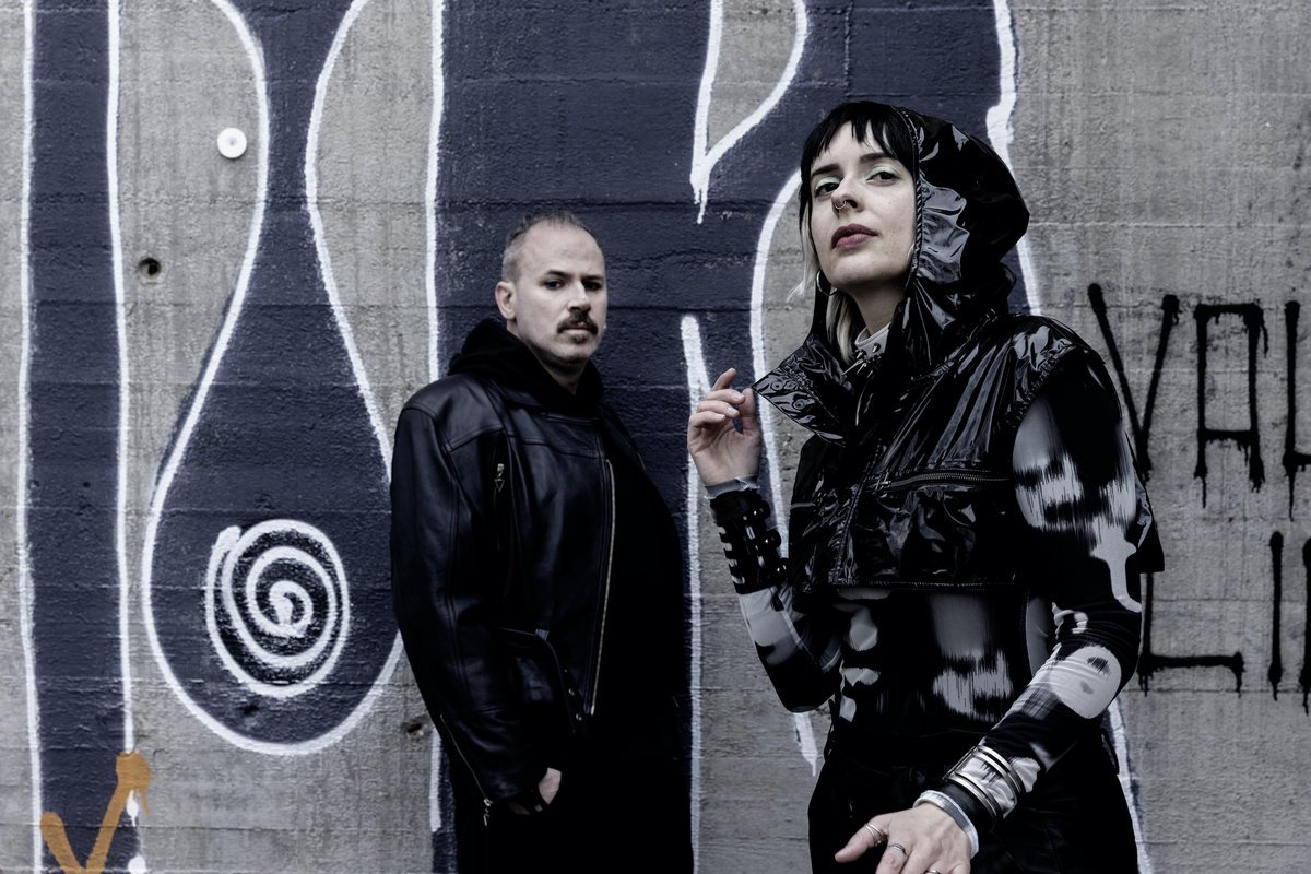 Rue Oberkampf y su atrapante electro-oscuro en el Foro Bizarro. 7 0036536715 10