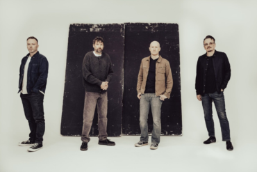 La agrupación liderada por Bruce Soord estrena “Hold The Ashes”, su primer sencillo bajo InsideOut Music y el primer vistazo a su próximo álbum de estudio.