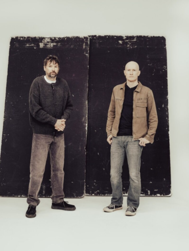 La agrupación liderada por Bruce Soord estrena “Hold The Ashes”, su primer sencillo bajo InsideOut Music y el primer vistazo a su próximo álbum de estudio.