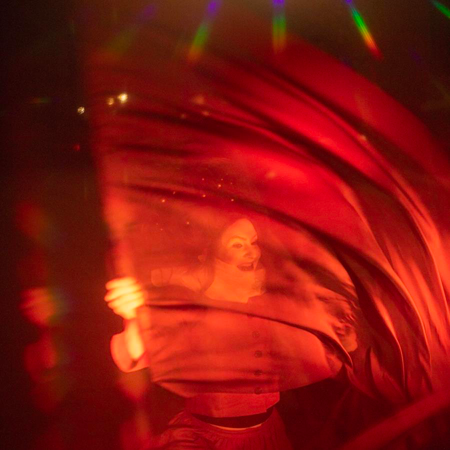 Emma Ruth Rundle anuncia nuevo álbum, 'These Killing Times' y estrena single, 'Powerless'