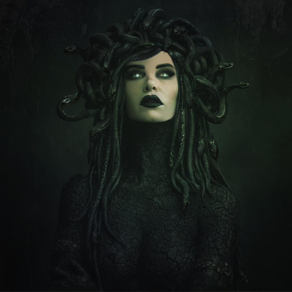 STITCHED UP HEART estrena video, 'Medusa' 9 STITCHED UP HEART estrena video, 'Medusa'
