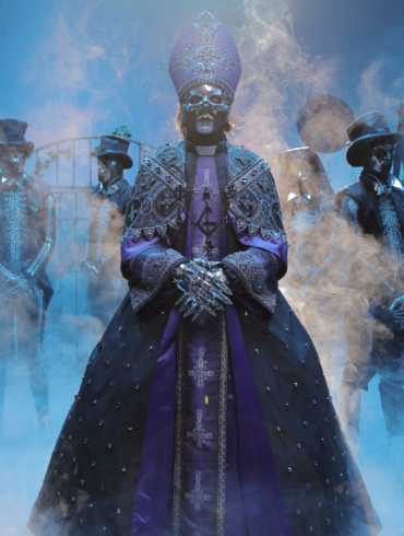Ghost: El Papa sabe lo que hace y lo hace muy bien