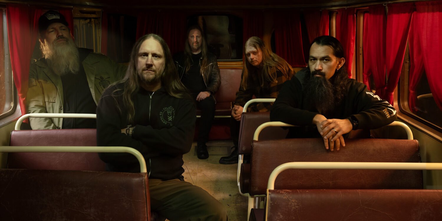 Amon Amarth promociona el lanzamiento de su primer sencillo acústico, "Upphaf", publicado por Metal Blade Records.