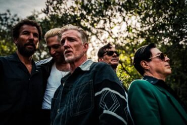 Queens of the Stone Age presenta el sencillo "Easy Street", su primera canción inédita desde 2023.