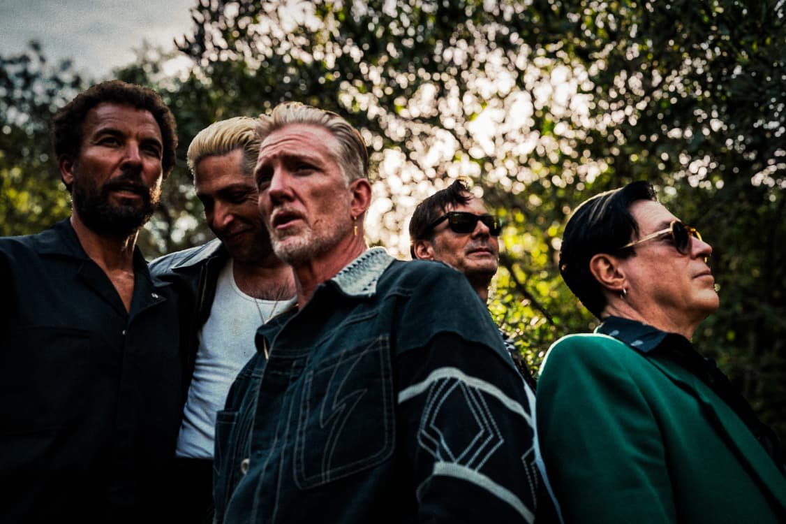 Queens of the Stone Age regresa con 'Easy Street', su primer sencillo inédito desde 2023 16 Queens of the Stone Age presenta el sencillo "Easy Street", su primera canción inédita desde 2023.