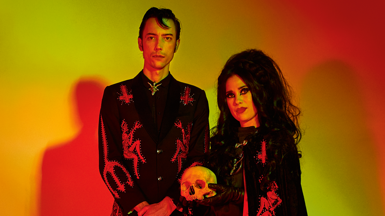 Twin Temple es retirada de la gira con Charley Crockett por su imaginería satánica 16 image 15