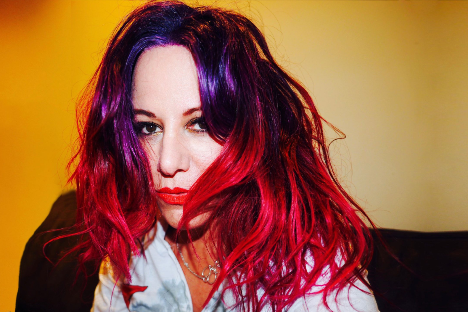 Jennifer Finch, de L7, es diagnosticada con cáncer cerebral 16 Jennifer Finch, bajista de L7, fue diagnosticada con un agresivo cáncer cerebral y no participará en la gira estadounidense de la banda.