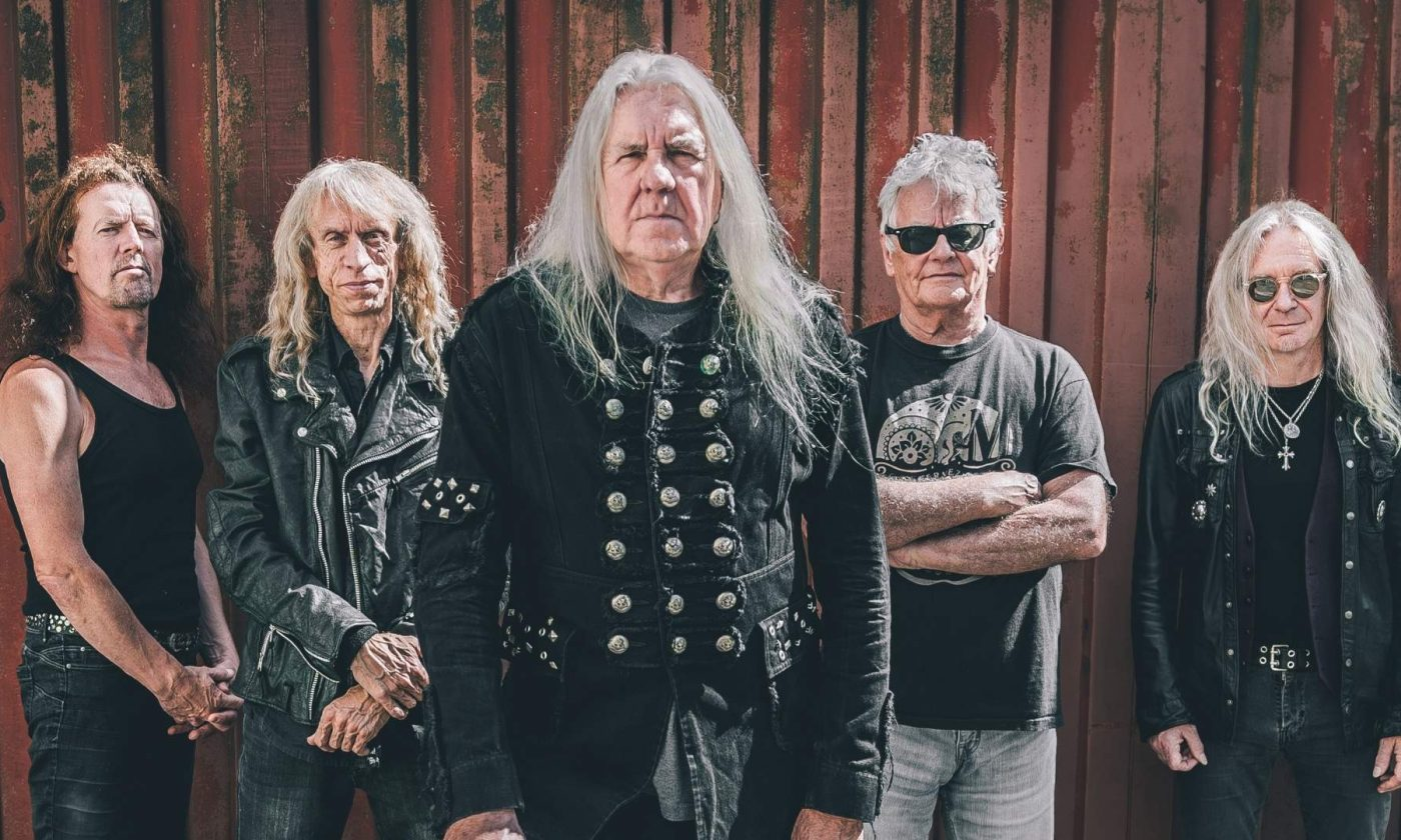 Saxon confirma que su nuevo álbum se llamará Gods Of Thunder y llegará en enero de 2027 16 Saxon confirma que su nuevo álbum Gods Of Thunder será publicado el 22 de enero de 2027.