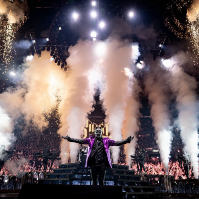 Papa V Perpetua durante los conciertos de GHOST en el Palacio de los Deportes, registrados para la película 2 Big To Rig.