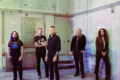 Frank recorre un paisaje inundado en el video de In The Ruins de Mastodon