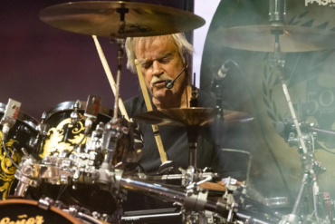 Frank Beard, responsable del inconfundible Texas shuffle de ZZ Top, murió rodeado por su familia mientras permanecía bajo cuidados paliativos.