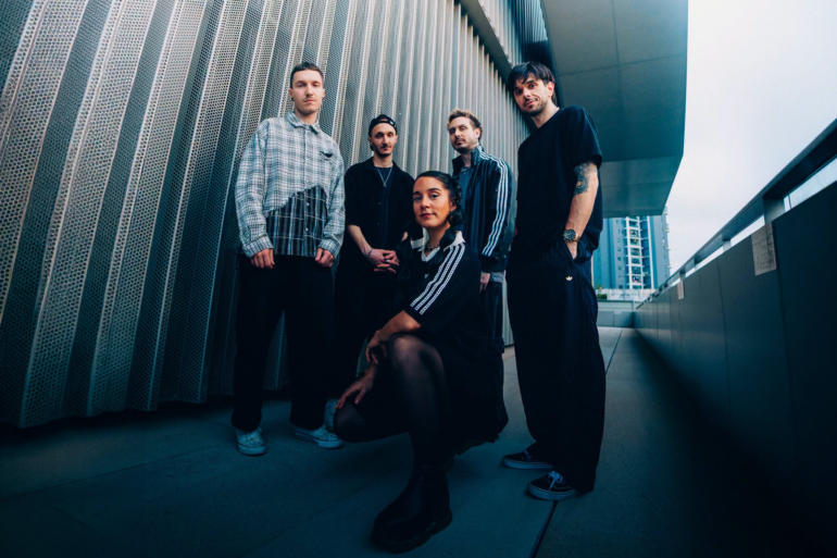 Novelists estrena single, 'Ravage'