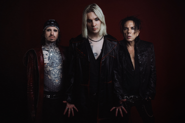 HOKKA reúne a Samy Elbanna y Jussi 69 en su nuevo single, 'Vampire'