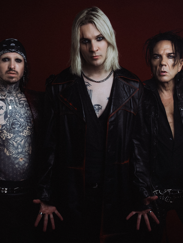 HOKKA reúne a Samy Elbanna y Jussi 69 en su nuevo single, 'Vampire'