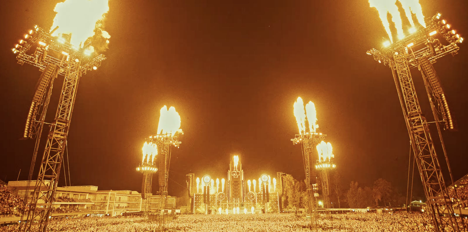 Rammstein estrena “Sonne”, segundo adelanto de Live in Mexico City 16 Rammstein estrena “Sonne”, segundo adelanto de Live in Mexico City