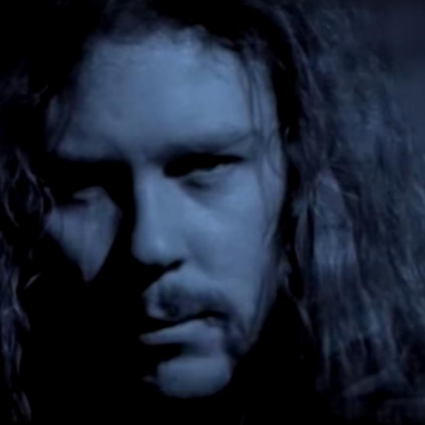 Metallica no habla de política. Solo lleva cuarenta años cantándola