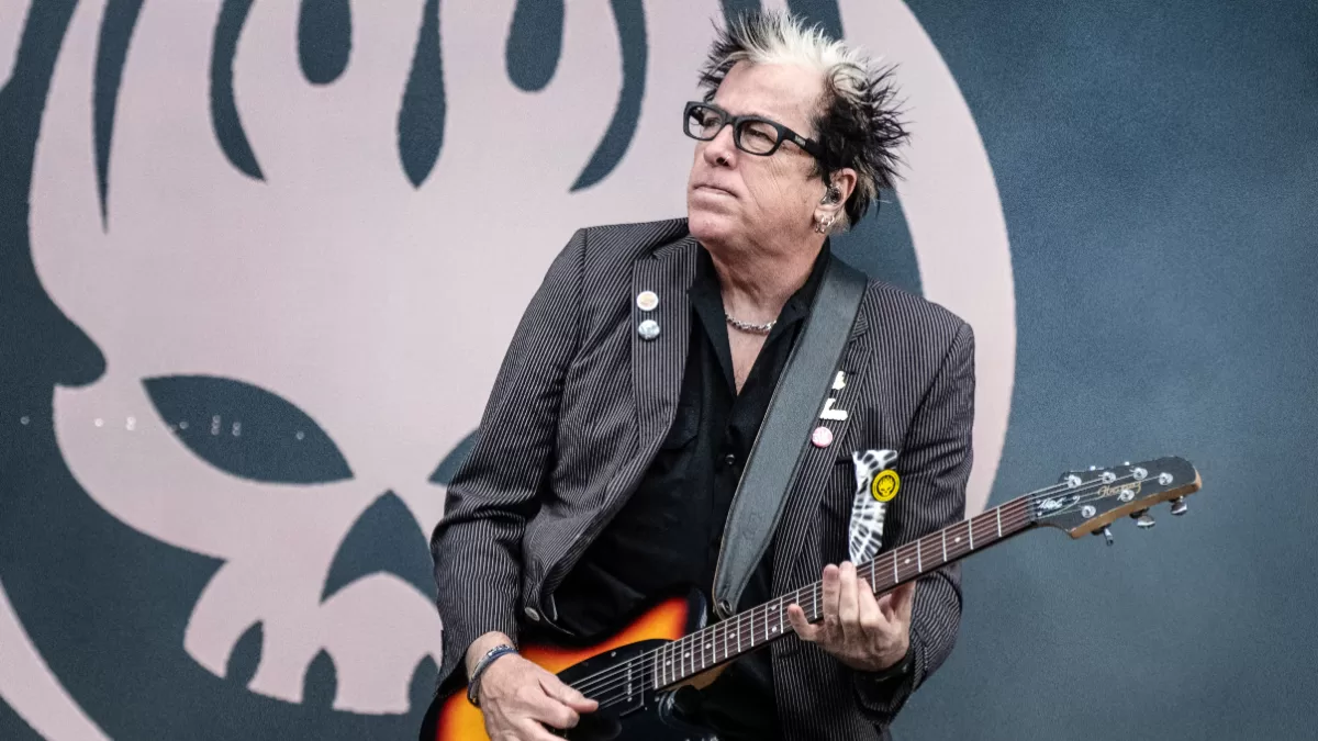 Noodles, guitarrista de The Offspring, se aparta de los conciertos por un problema de salud 16 Noodles, guitarrista de The Offspring, se aparta de los conciertos por un problema de salud