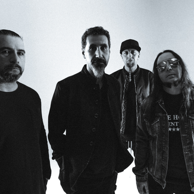 System of a Down tocará por primera vez en el Rose Bowl en 2027, con Pierce the Veil 