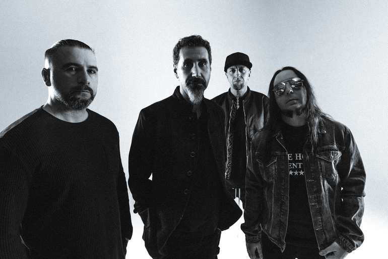 System of a Down tocará por primera vez en el Rose Bowl en 2027, con Pierce the Veil 