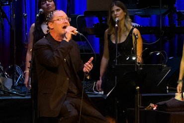 Mike Patton y Mondo Cane en Bellas Artes: pop italiano, mariachi y una noche imposible de encasillar
