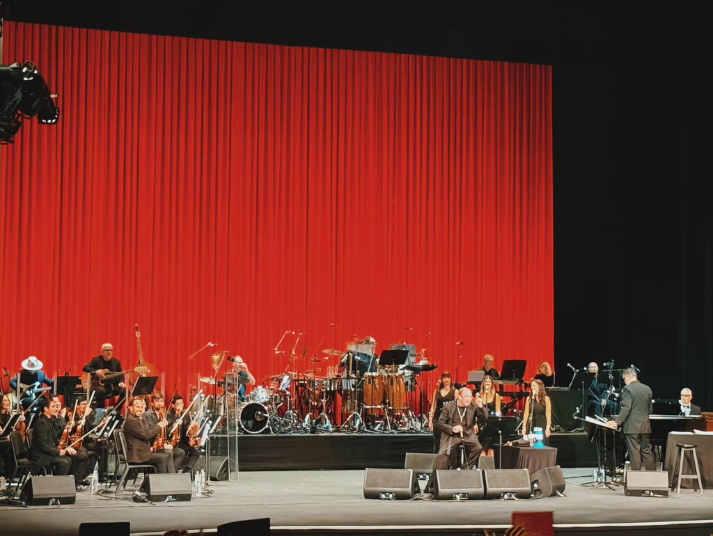 Mike Patton y Mondo Cane en Bellas Artes: pop italiano, mariachi y una noche imposible de encasillar 18 Mike Patton y Mondo Cane en Bellas Artes: pop italiano, mariachi y una noche imposible de encasillar